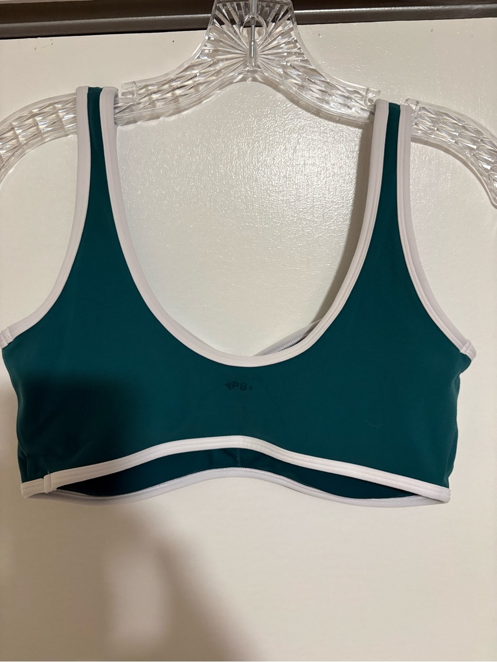 Abercrombie YPB studioFlex Sports Bra in Medium - Picture 2 of 3